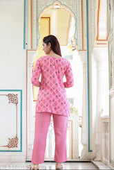 Viscose rayon night suit for woman, printed net pattern, three-quarter sleeves, India origin